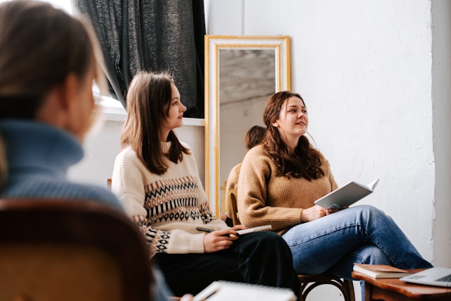Supportive one-to-one conversation between women